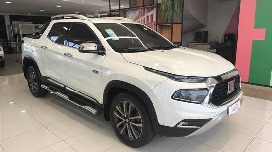 FIAT TORO 2.0 16V TURBO DIESEL RANCH 4WD AT9 FIAT TORO 2.0 16V TURBO DIESEL RANCH 4WD AT9